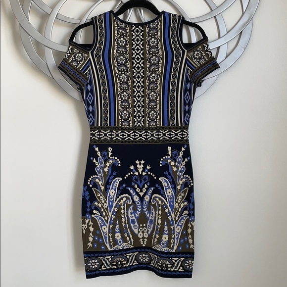 Sweater dress. - Picture 2 of 3